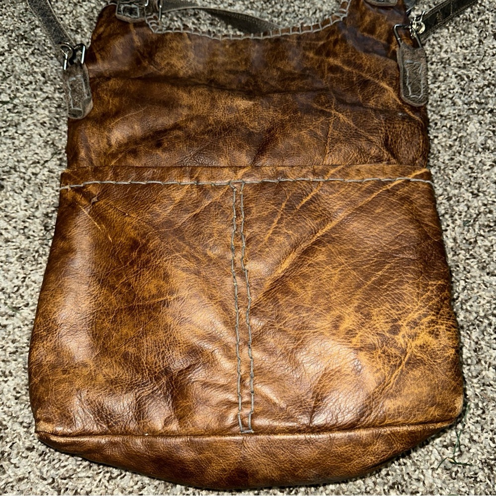 Urban Gypsy Floral Felt Crossbody Purse with Bird Motif - Picture 3 of 10